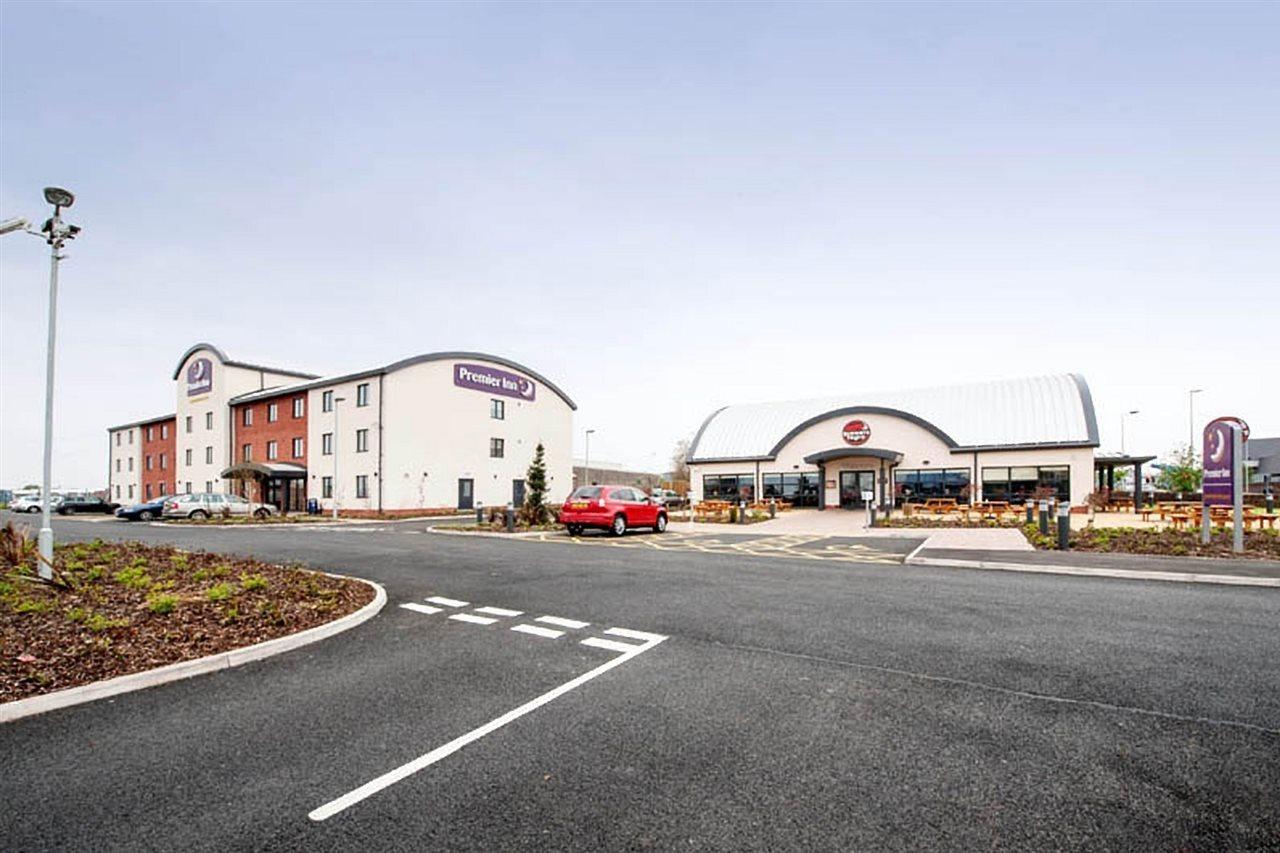 Premier Inn Barrow In Furness Экстерьер фото