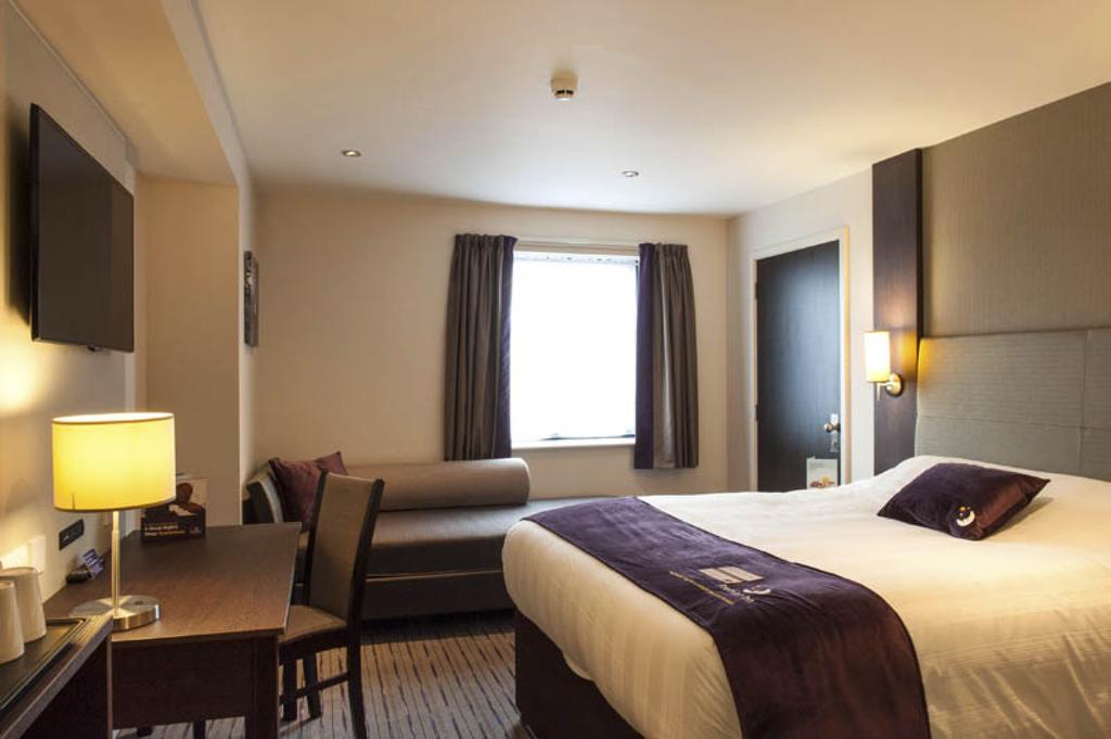 Premier Inn Barrow In Furness Экстерьер фото