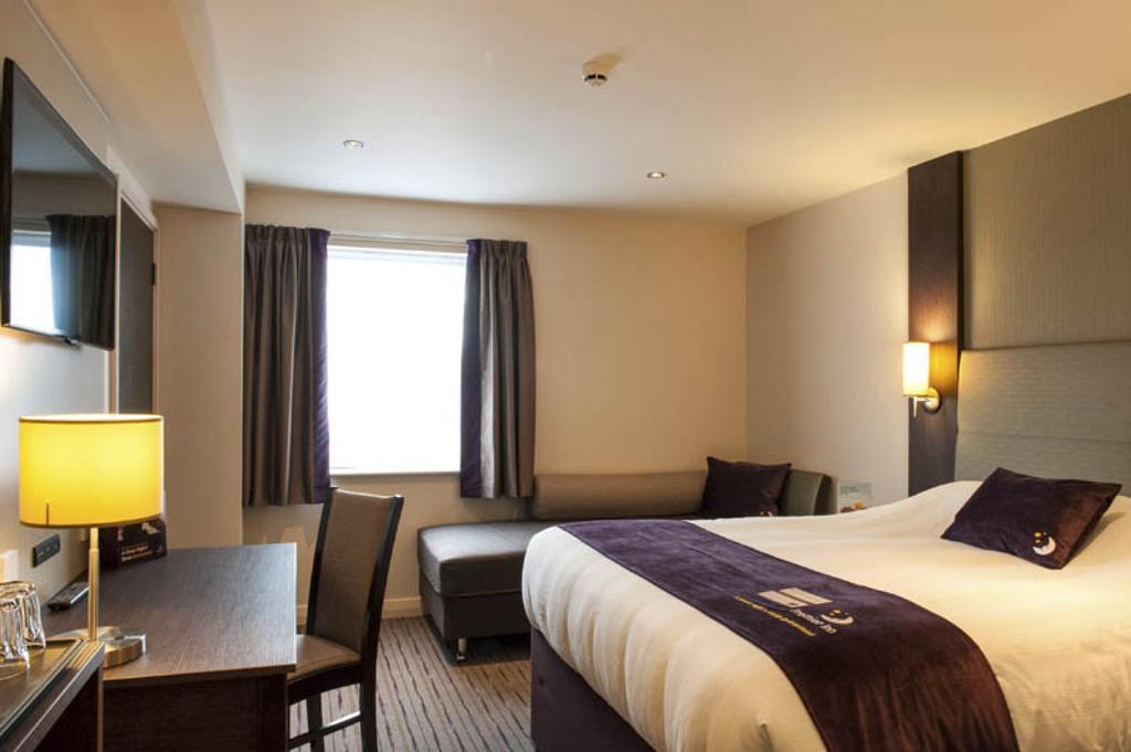 Premier Inn Barrow In Furness Экстерьер фото