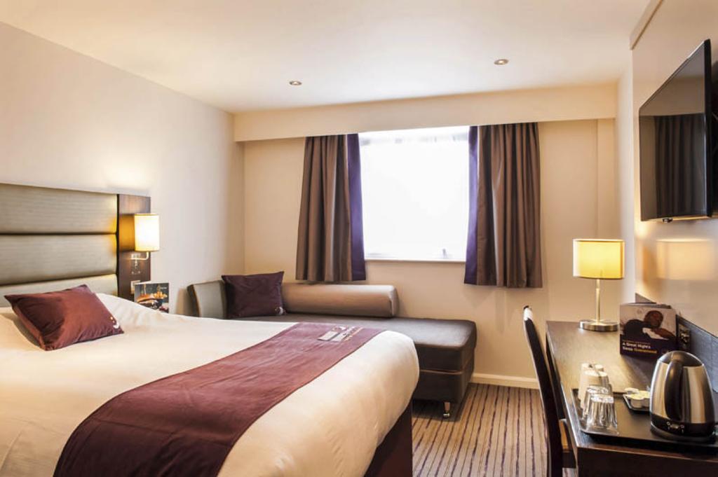 Premier Inn Barrow In Furness Экстерьер фото