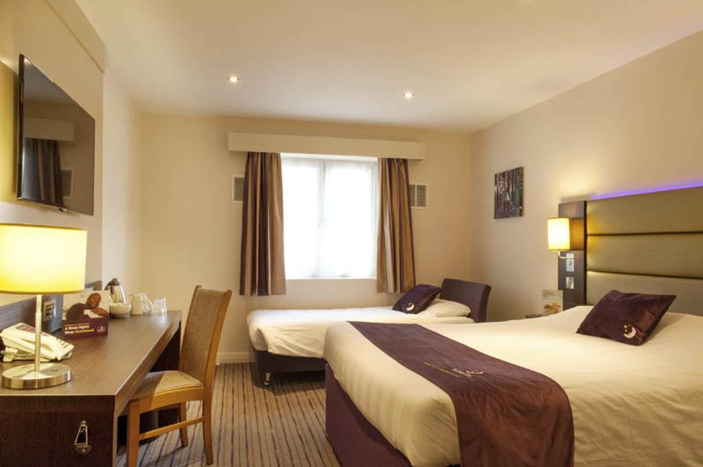 Premier Inn Barrow In Furness Экстерьер фото