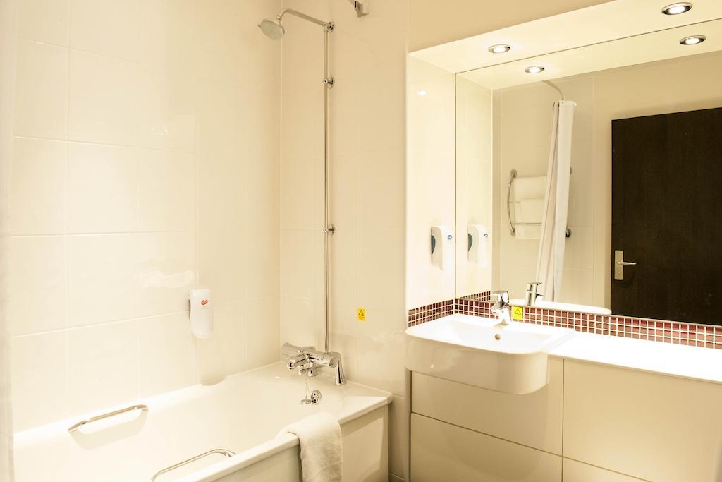 Premier Inn Barrow In Furness Номер фото