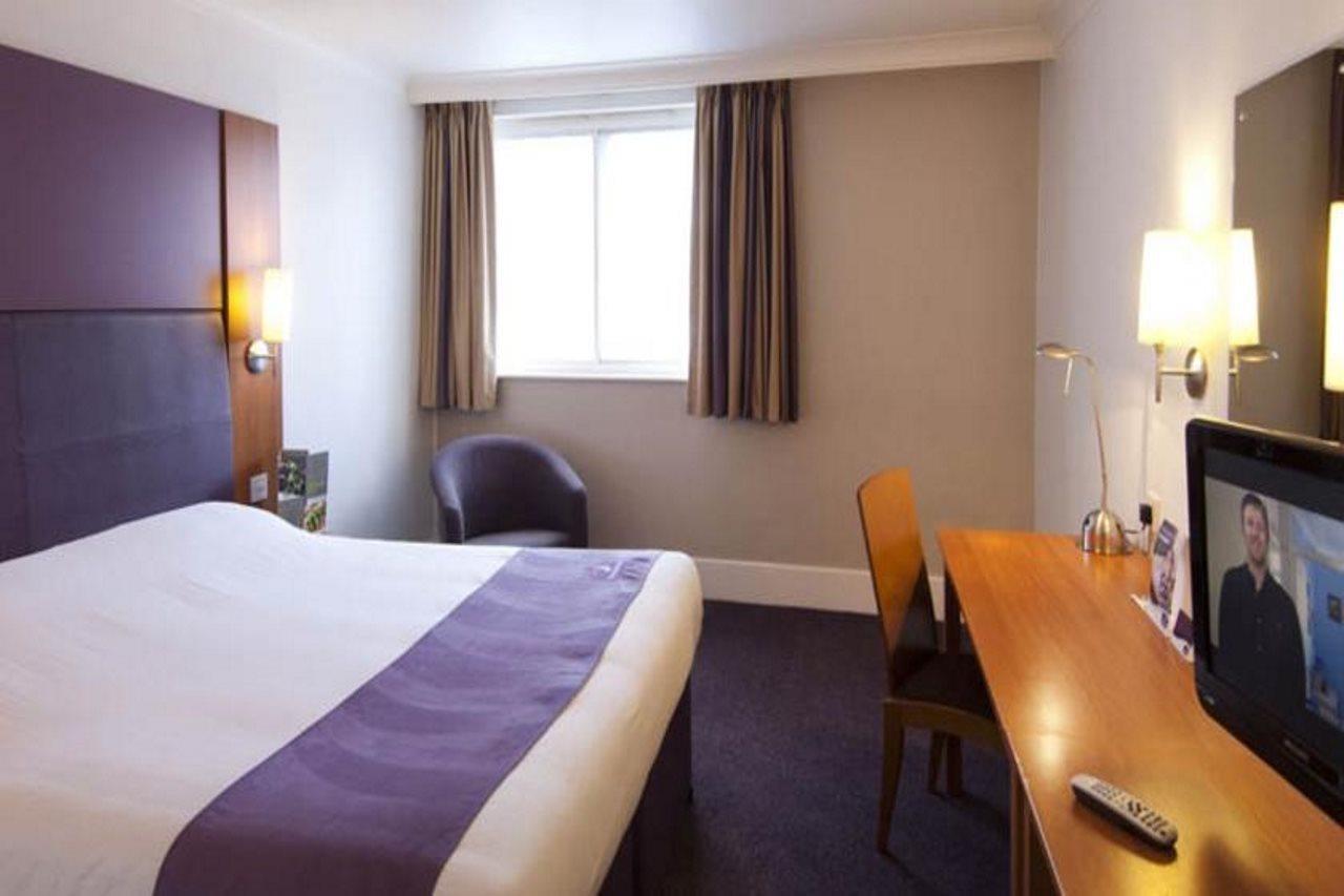 Premier Inn Barrow In Furness Экстерьер фото